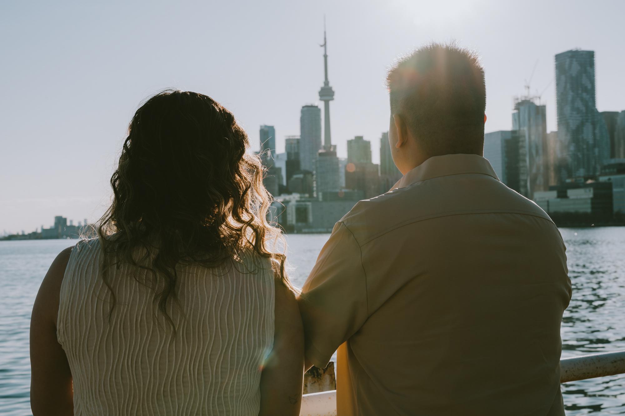 Golden Hour Love: Kylie & Lovell’s Sunset Engagement Shoot at Polson Pier